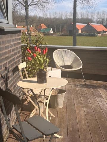 La Maison Noire Au Coin Camping